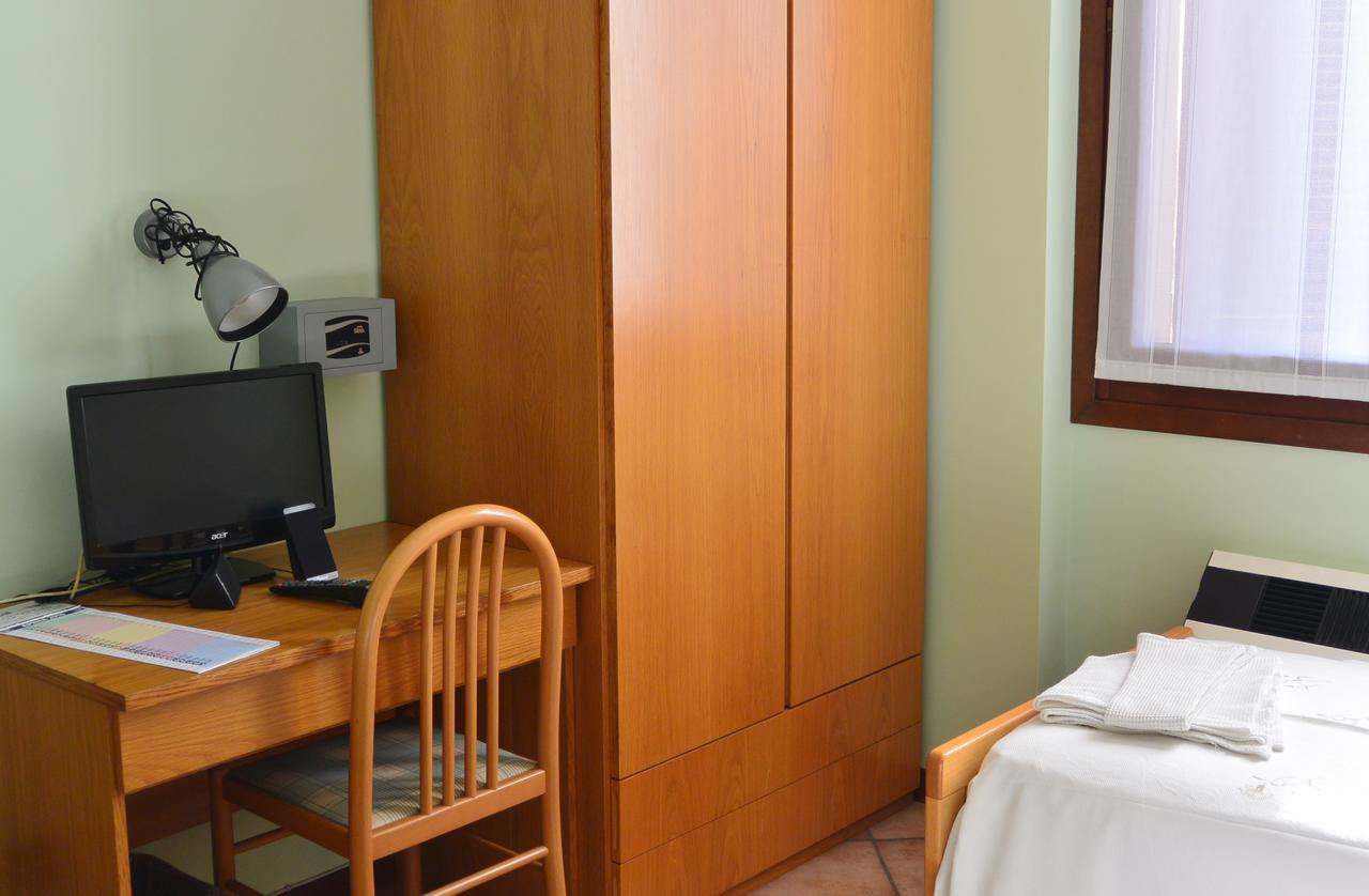 Albergo Escondido Soresina Exterior photo