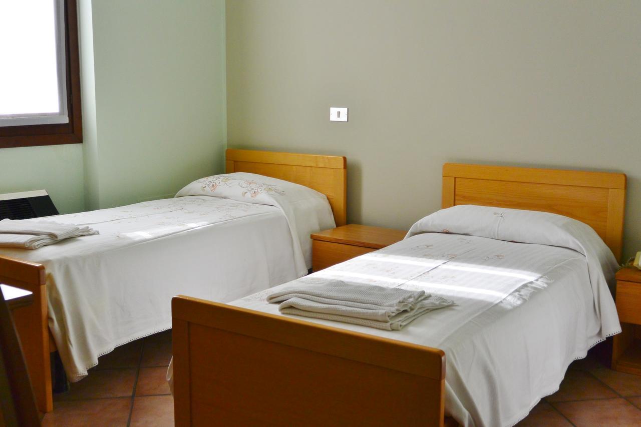 Albergo Escondido Soresina Exterior photo